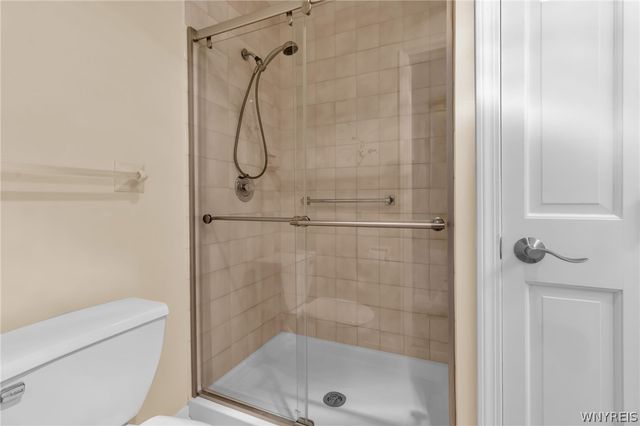 660 Youngs Road E, Amherst, NY 14221