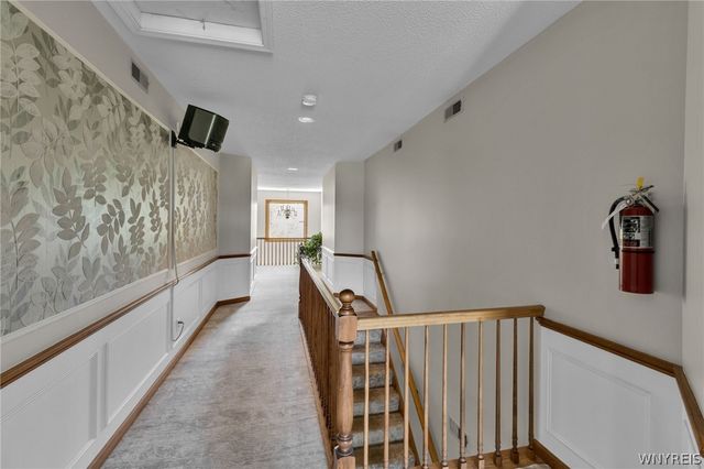660 Youngs Road E, Amherst, NY 14221