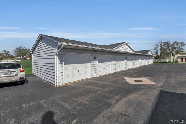 660 Youngs Road E, Amherst, NY 14221