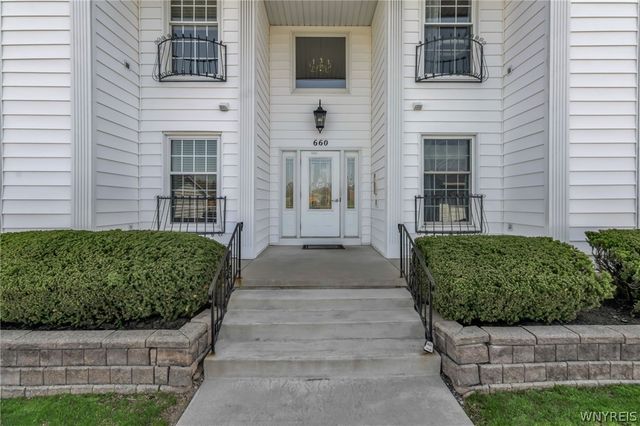 660 Youngs Road E, Amherst, NY 14221