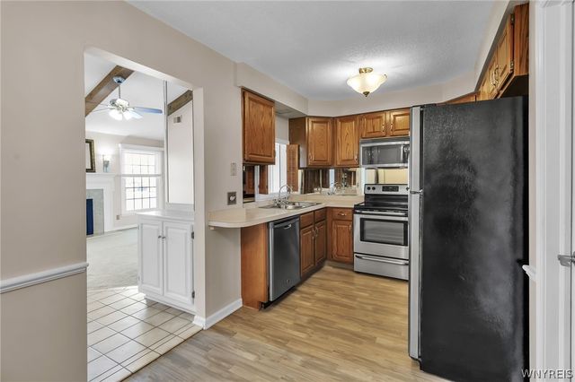 660 Youngs Road E, Amherst, NY 14221