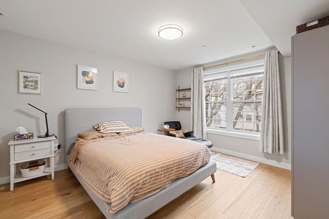 10-16 Everett 204, Boston, MA 02128