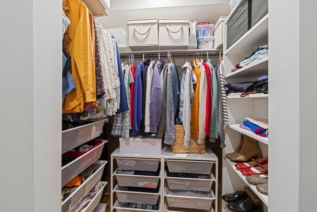 10-16 Everett 204, Boston, MA 02128