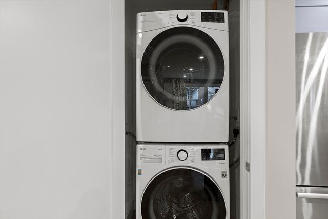 10-16 Everett 204, Boston, MA 02128