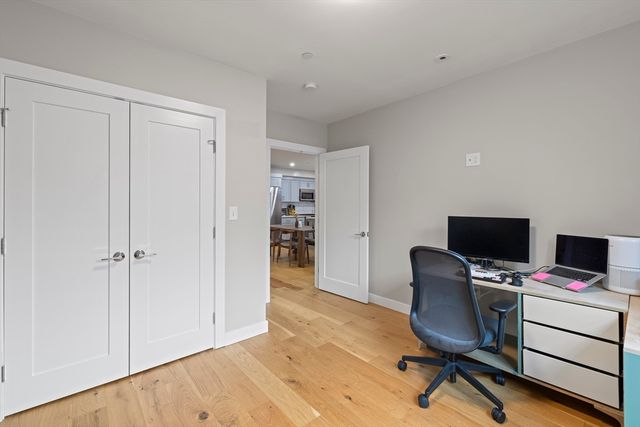 10-16 Everett 204, Boston, MA 02128