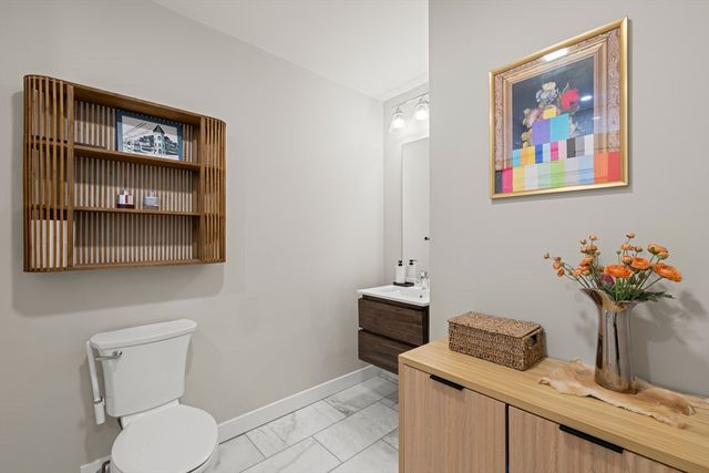 10-16 Everett 204, Boston, MA 02128