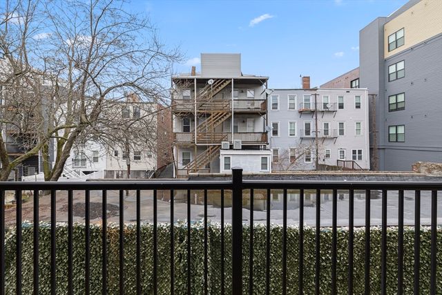 10-16 Everett 204, Boston, MA 02128