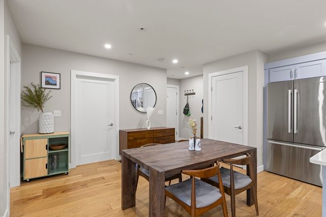 10-16 Everett 204, Boston, MA 02128