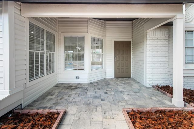 911 VALLEY VIEW CIRCLE, Palm Harbor, FL 34684