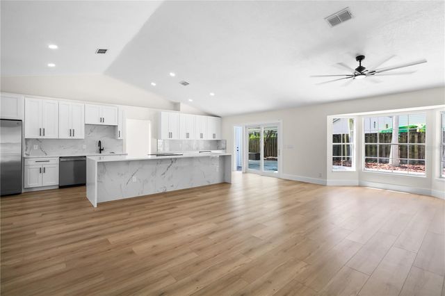 911 VALLEY VIEW CIRCLE, Palm Harbor, FL 34684