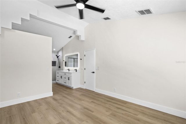 911 VALLEY VIEW CIRCLE, Palm Harbor, FL 34684