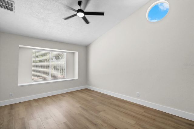 911 VALLEY VIEW CIRCLE, Palm Harbor, FL 34684