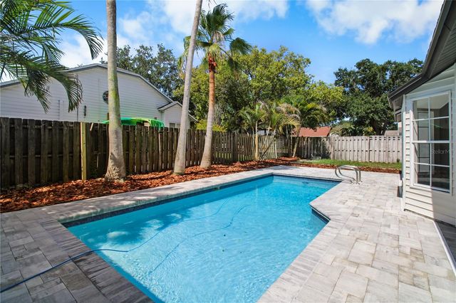 911 VALLEY VIEW CIRCLE, Palm Harbor, FL 34684