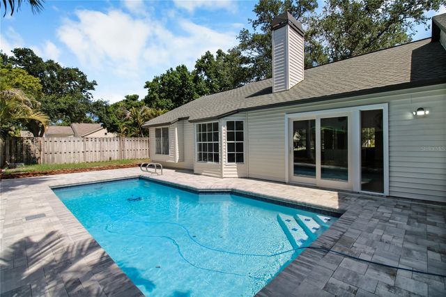 911 VALLEY VIEW CIRCLE, Palm Harbor, FL 34684