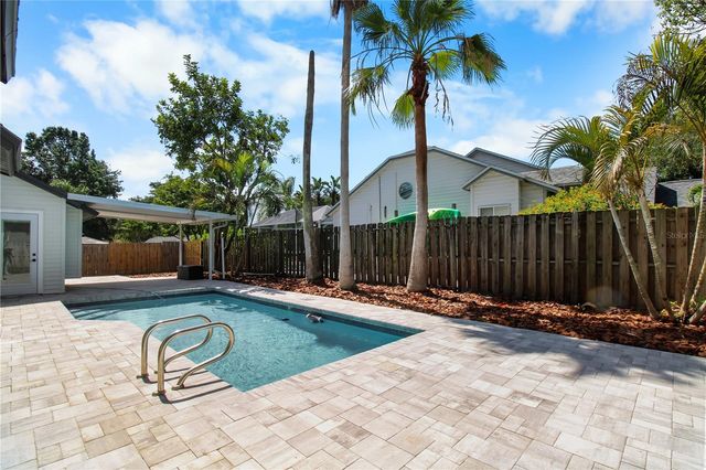 911 VALLEY VIEW CIRCLE, Palm Harbor, FL 34684