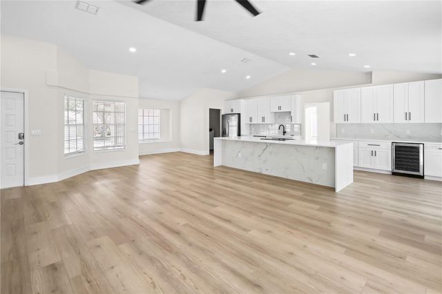 911 VALLEY VIEW CIRCLE, Palm Harbor, FL 34684