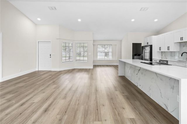 911 VALLEY VIEW CIRCLE, Palm Harbor, FL 34684