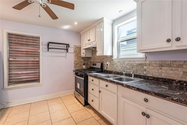 1816 20th Street, Galveston, TX 77550