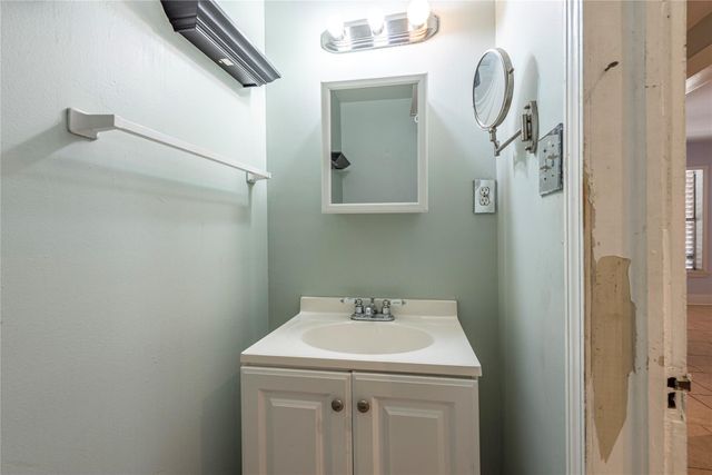 1816 20th Street, Galveston, TX 77550