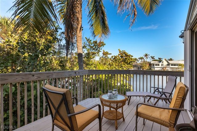 1440 Sandpiper CIR, Sanibel, FL 33957