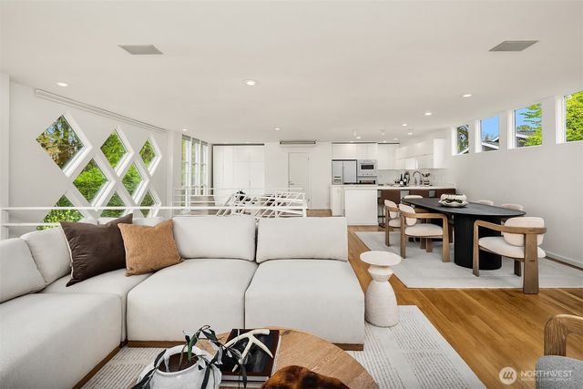 1023 14th Place W, Kirkland, WA 98033
