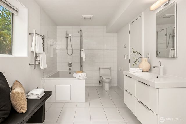 1023 14th Place W, Kirkland, WA 98033
