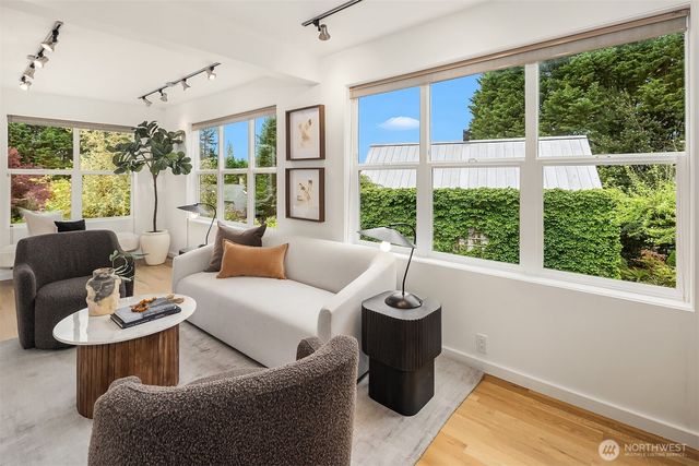 1023 14th Place W, Kirkland, WA 98033