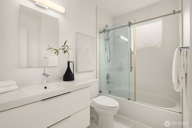 1023 14th Place W, Kirkland, WA 98033