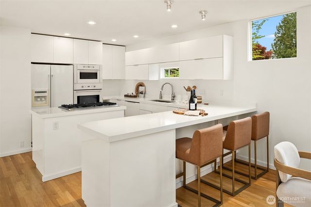 1023 14th Place W, Kirkland, WA 98033