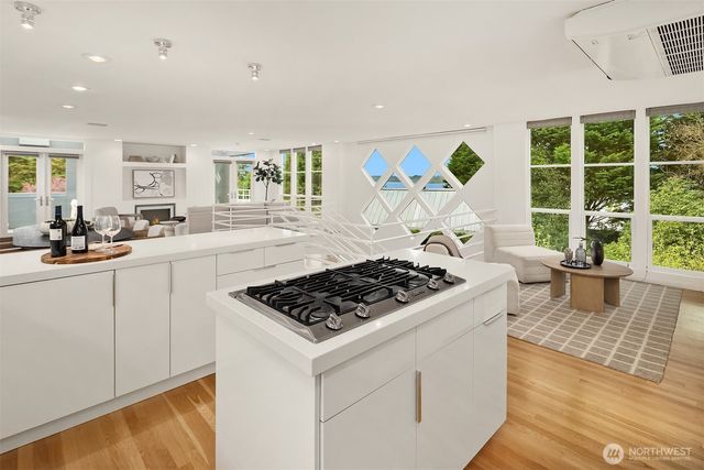 1023 14th Place W, Kirkland, WA 98033