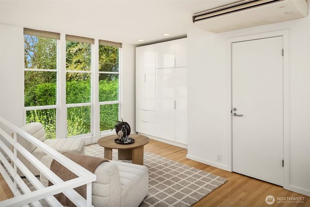 1023 14th Place W, Kirkland, WA 98033