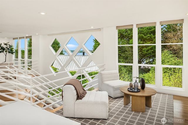 1023 14th Place W, Kirkland, WA 98033