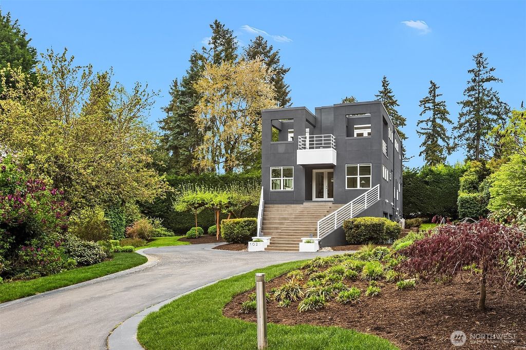 1023 14th Place W, Kirkland, WA 98033