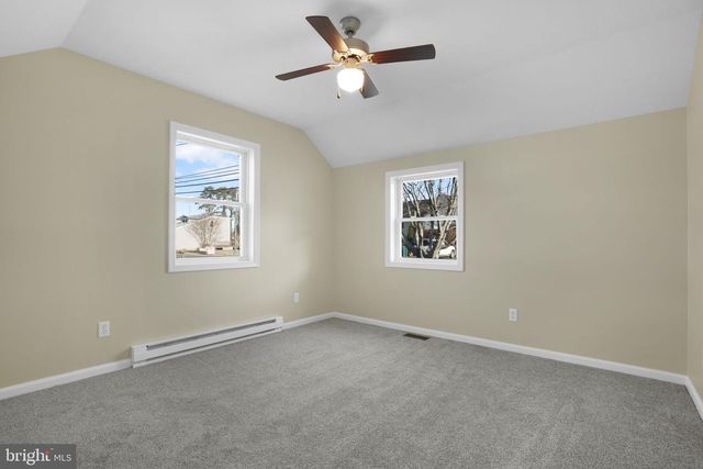 6498 CHURCH ST, Chincoteague Island, VA 23336