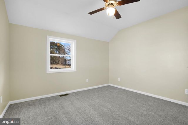 6498 CHURCH ST, Chincoteague Island, VA 23336