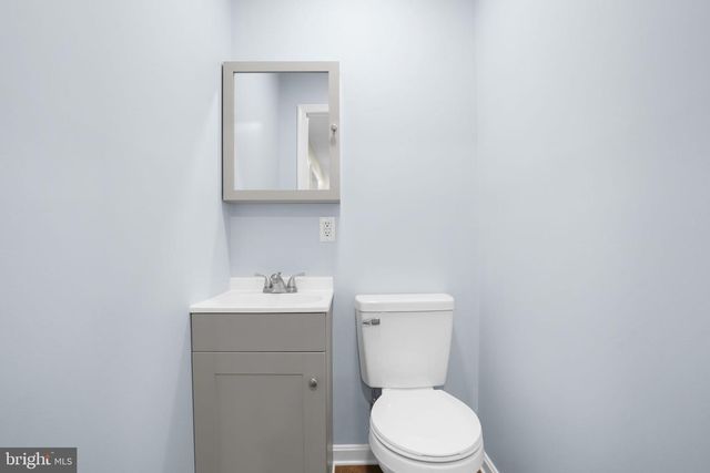 6498 CHURCH ST, Chincoteague Island, VA 23336