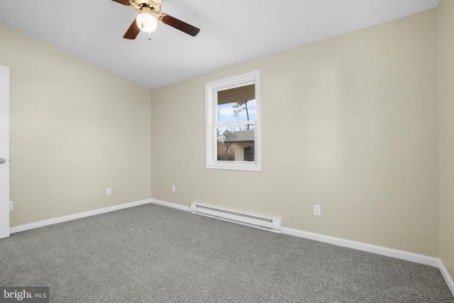 6498 CHURCH ST, Chincoteague Island, VA 23336