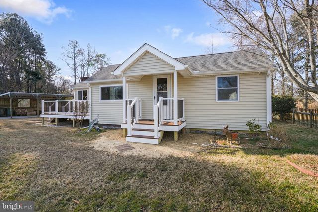 6498 CHURCH ST, Chincoteague Island, VA 23336