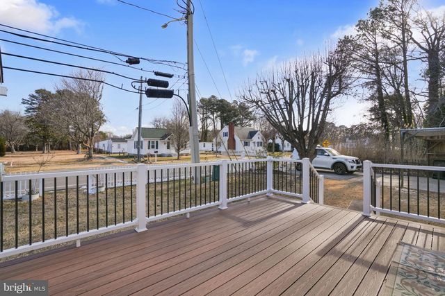 6498 CHURCH ST, Chincoteague Island, VA 23336