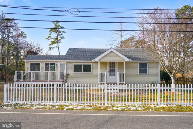 6498 CHURCH ST, Chincoteague Island, VA 23336