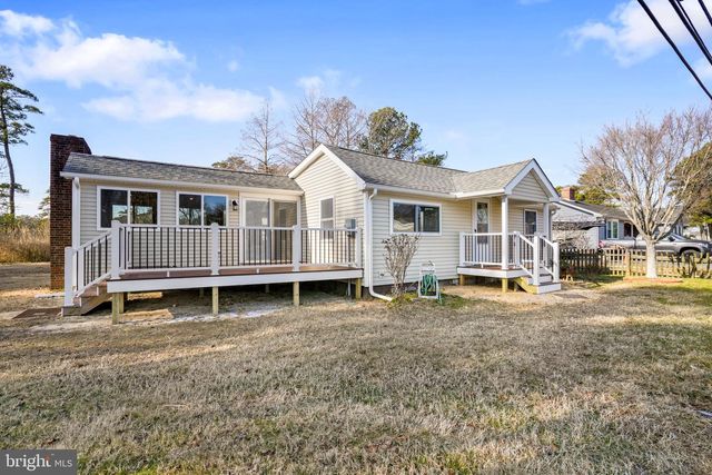 6498 CHURCH ST, Chincoteague Island, VA 23336