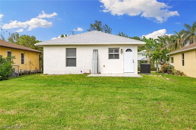 3250 Cottage Grove AVE, Naples, FL 34112