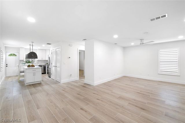 3250 Cottage Grove AVE, Naples, FL 34112