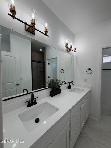 13872 CAROLINA PONCE Avenue, Horizon City, TX 79928