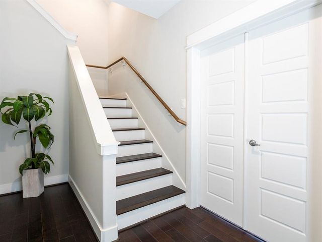 1027 W 24th Street, Houston, TX 77008