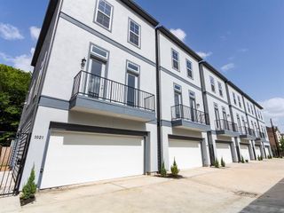 1027 W 24th Street, Houston, TX 77008