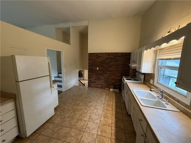 401 E 90th Terrace, Kansas City, MO 64131