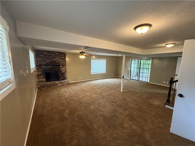 401 E 90th Terrace, Kansas City, MO 64131