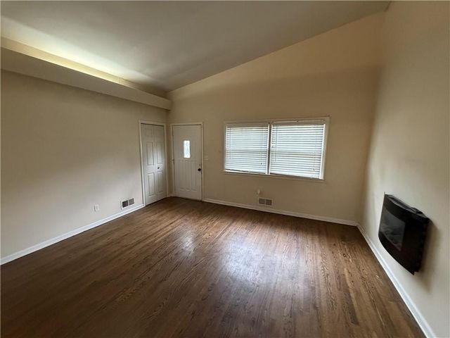 401 E 90th Terrace, Kansas City, MO 64131