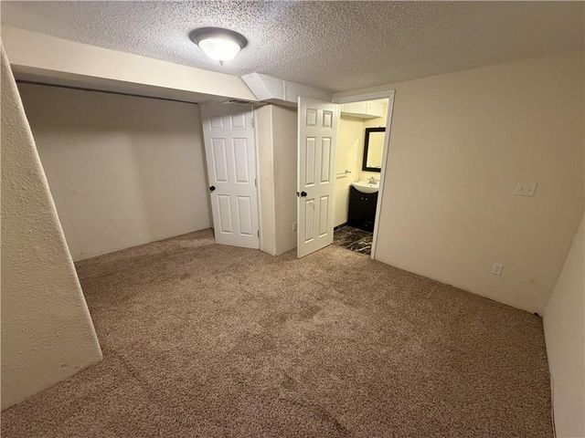 401 E 90th Terrace, Kansas City, MO 64131